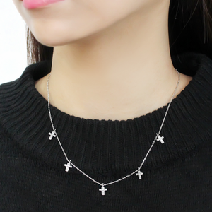 3W1037 - Brass Chain Pendant Rhodium Women AAA Grade CZ Clear
