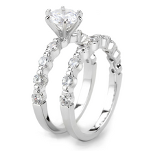 3W1593 - Brass Ring Rhodium Women AAA Grade CZ Clear